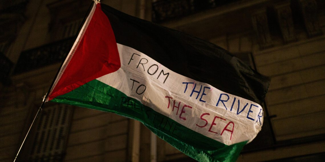 «Les Juifs sont des fils de chiens» : un journaliste palestinien accueilli en France accusé à son tour d’antisémitisme