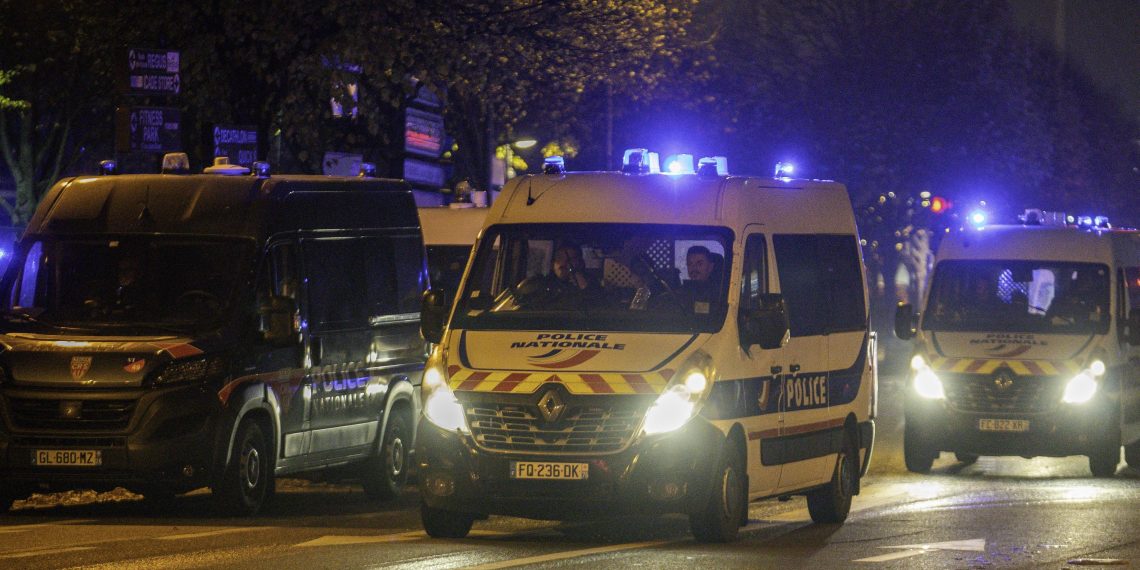 Paris : cinq femmes en garde à vue après une attaque ultra-violente aux tessons de bouteille