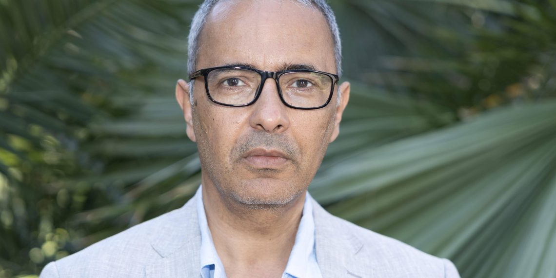 «Vous m’avez banni» : la colère de Kamel Daoud, empêché d’aller voir sa mère décédée en Algérie