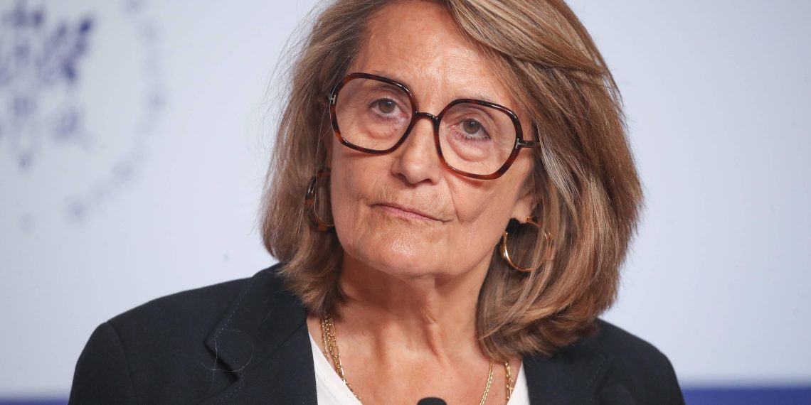 Fin des 35 heures : la porte-parole du gouvernement veut se débarrasser de ce «boulet»