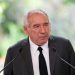 Guerre commerciale : François Bayrou fustige la «soumission» des Européens aux États-Unis