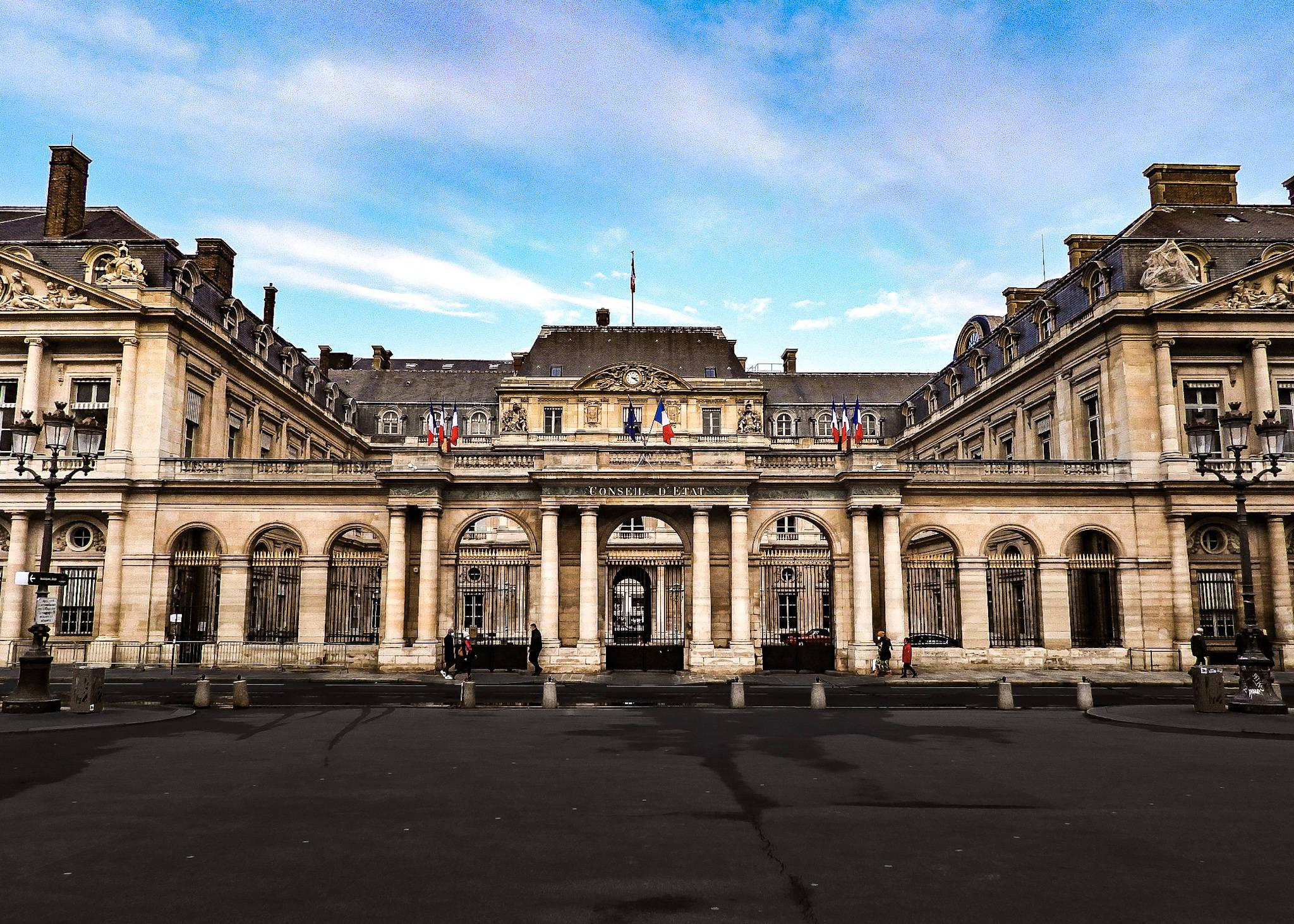 Pluralisme sur le service public : la dernière décision du Conseil d’État sur le rôle de l’Arcom suscite un tollé