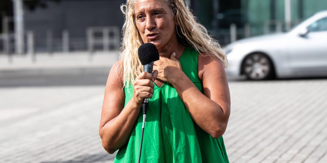 «Je souhaite de tout mon cœur qu’il prenne la peine de mort» : la mère de Nahel crie sa colère contre le policier auteur du tir