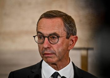 Crise entre Paris et Alger : Bruno Retailleau prive plus de 40 dignitaires algériens de leurs privilèges