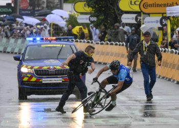 «Wallah, j’vais gagner la course !» : un individu perturbe l’arrivée du Tour de France à Valence