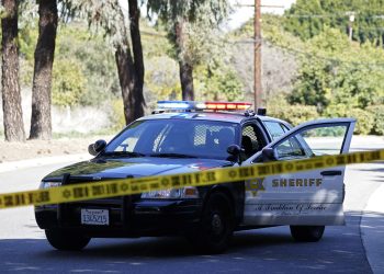 États-Unis : une voiture fonce dans la foule à Los Angeles et fait des dizaines de blessés