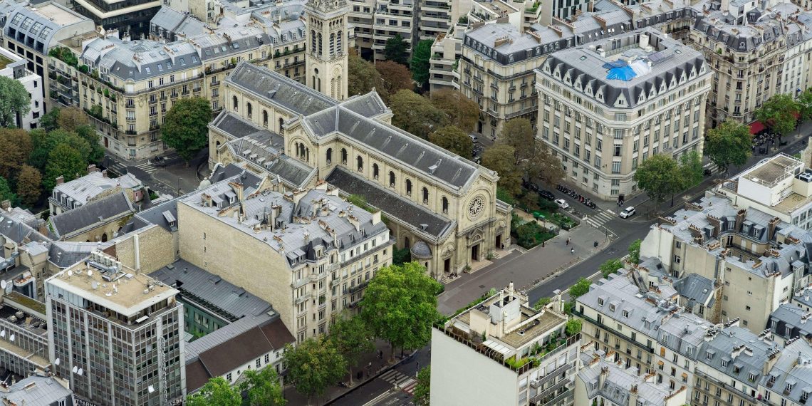 Paris : l’église Notre-Dame des Champs visée par un incendie d’origine criminelle