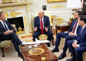 Donald Trump menace Moscou, mais brouille les lignes