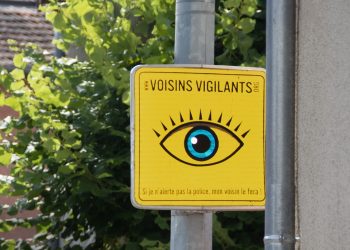 Voisins Vigilants : face au fléau des cambriolages, des millions de Français s’organisent