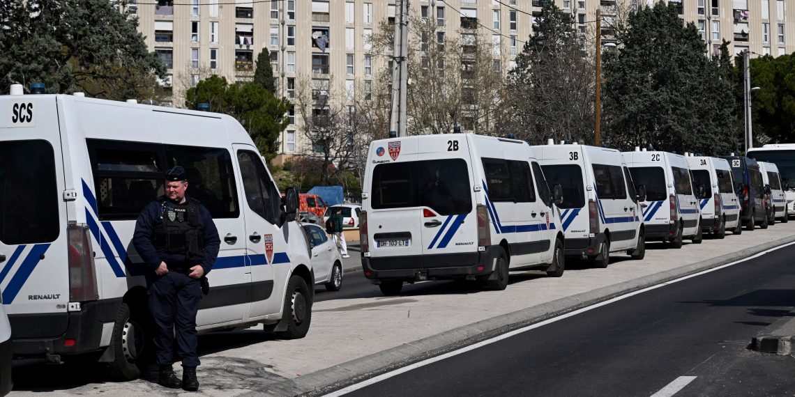 Marseille : les policiers traquent les «opérations séductions» des dealers auprès des jeunes de quartier