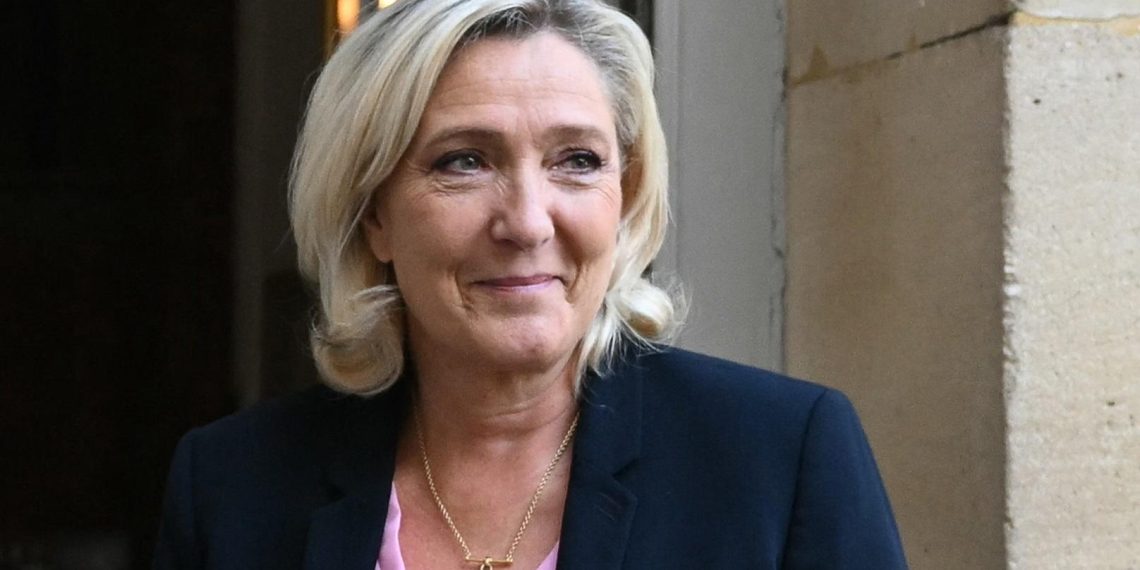 «Tout travail mérite salaire !» : Marine Le Pen s’insurge contre la suppression de deux jours fériés sans compensation