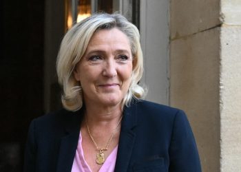 «Tout travail mérite salaire !» : Marine Le Pen s’insurge contre la suppression de deux jours fériés sans compensation