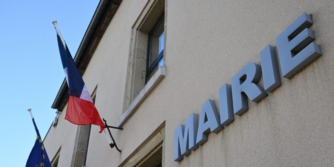 Agression d’un maire en Isère : les violences contre les élus en forte hausse