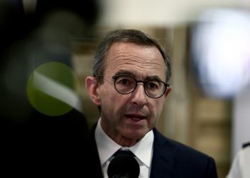 Rétention des étrangers dangereux : Retailleau promet un «texte modifié» après la censure du Conseil constitutionnel