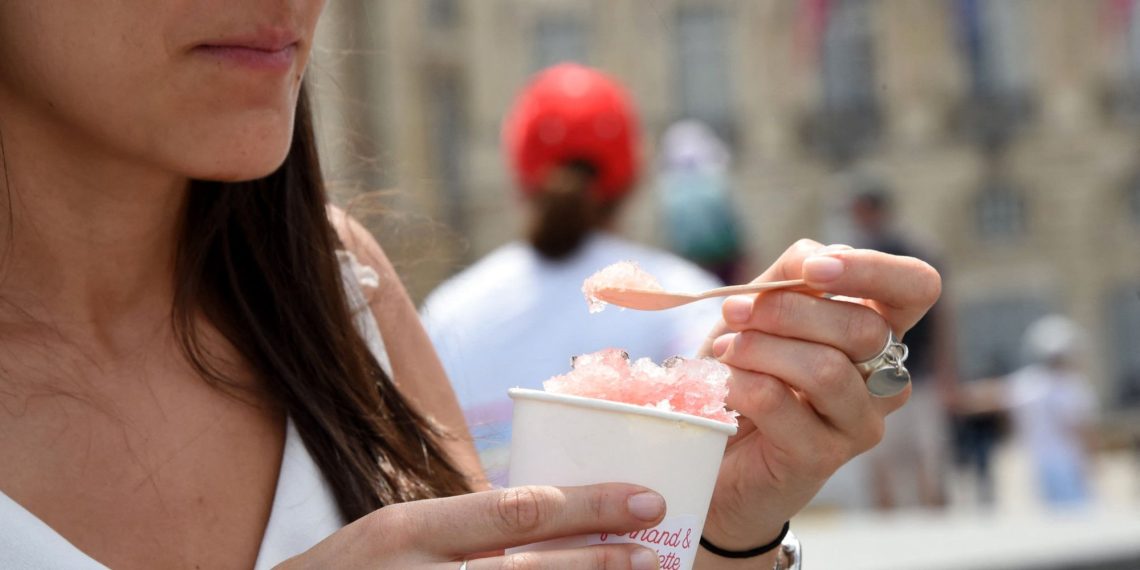 Avec la canicule, les vendeurs de glaces et de cafés glacés se frottent les mains