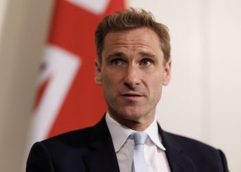 Dunkerque : un député britannique dit avoir été menacé à la machette dans un camp de migrants