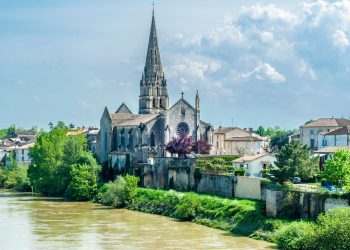 Langon : pour 60 euros par semaine, des jeunes de 16 et 17 ans travaillent pour la mairie