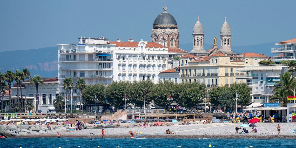 À Saint-Raphaël, une stèle installée en hommage aux victimes des «totalitarismes communistes»