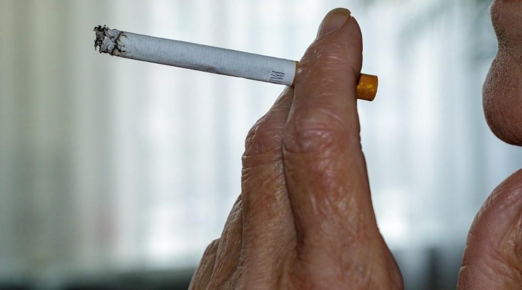 Sachets de nicotine : pourquoi la France veut interdire ce que les États-Unis promeuvent