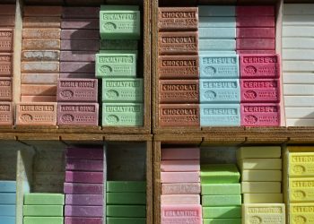 «On se retrouve en concurrence déloyale» : miel, savon… Les marchés provençaux envahis de contrefaçons