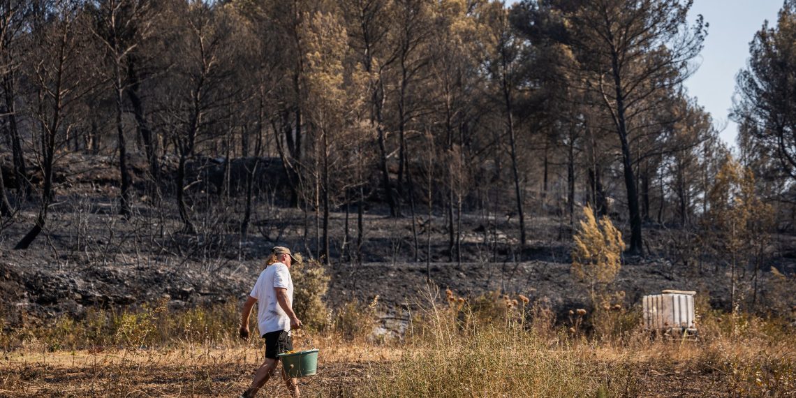 Incendie dans l’Aude : «Les gens sont vidés, abattus», à Saint-Laurent-de-la-Cabrerisse, la vie s’est arrêtée