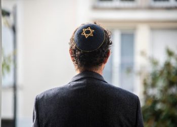Neuilly-sur-Seine : un homme armé d’un couteau menace de tuer des juifs près d’une synagogue