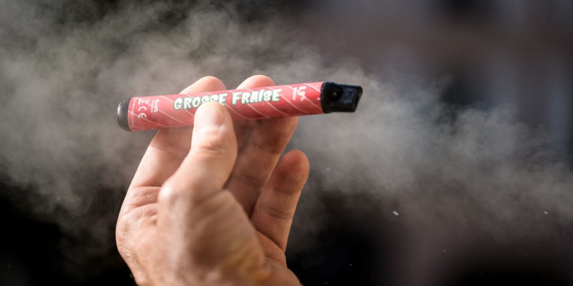 «Il y en a dans les petites épiceries» : six mois après leur interdiction à la vente, il est toujours possible de se procurer des Puffs