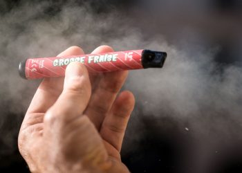 «Il y en a dans les petites épiceries» : six mois après leur interdiction à la vente, il est toujours possible de se procurer des Puffs