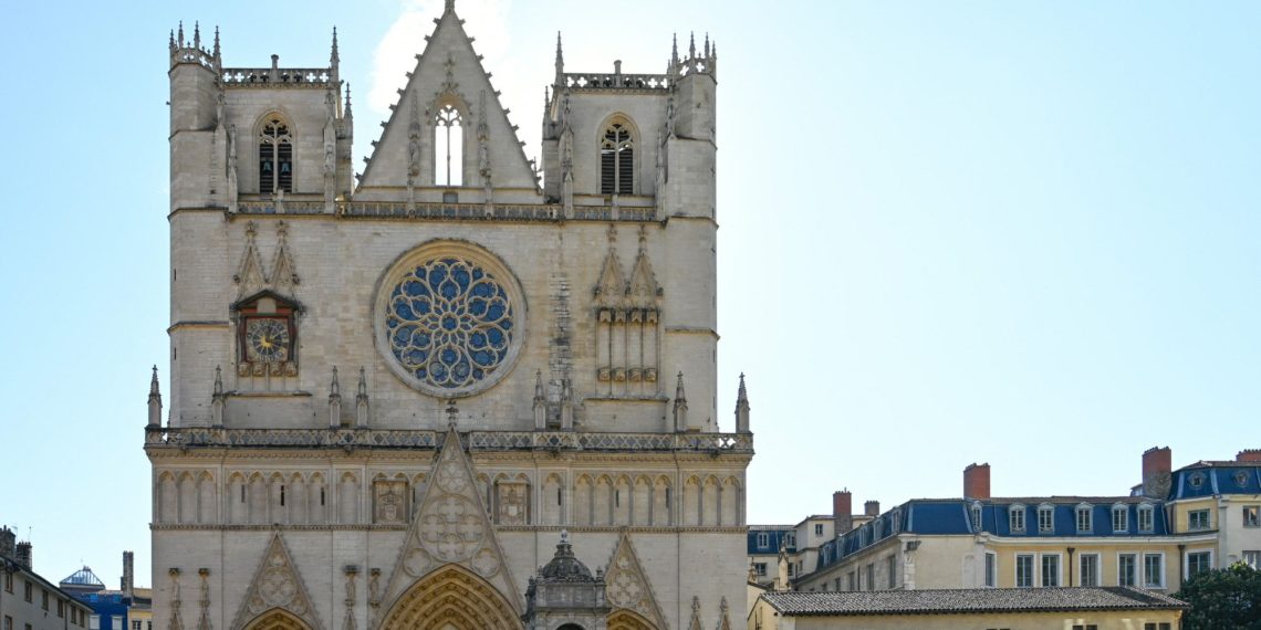 Hausse des actes antichrétiens : la sécurité est renforcée dans et autour des lieux de culte à Lyon