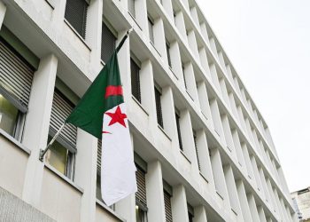 Algérie : la justice française émet un mandat d’arrêt international contre un diplomate