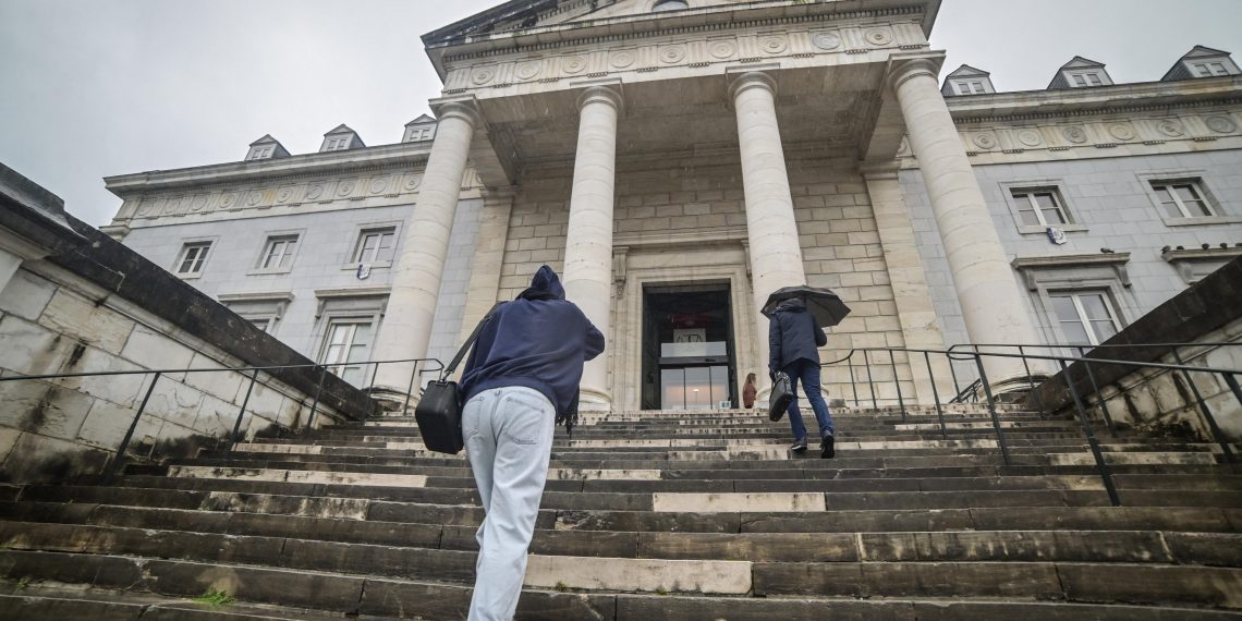 «On a de plus en plus souvent besoin d’interprètes» : la justice sous pression face à l’explosion des frais de traduction