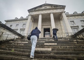«On a de plus en plus souvent besoin d’interprètes» : la justice sous pression face à l’explosion des frais de traduction