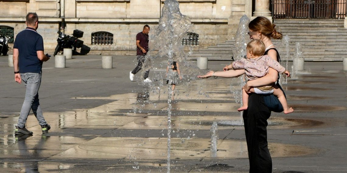 «J’ai toujours un petit brumisateur sur moi» : les Lyonnais fin prêts pour affronter la canicule