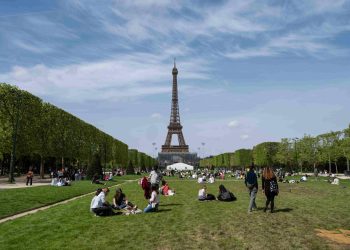 Vol à la tire sur le Champ-de-Mars : un touriste britannique se fait dérober une montre à 190 000 euros