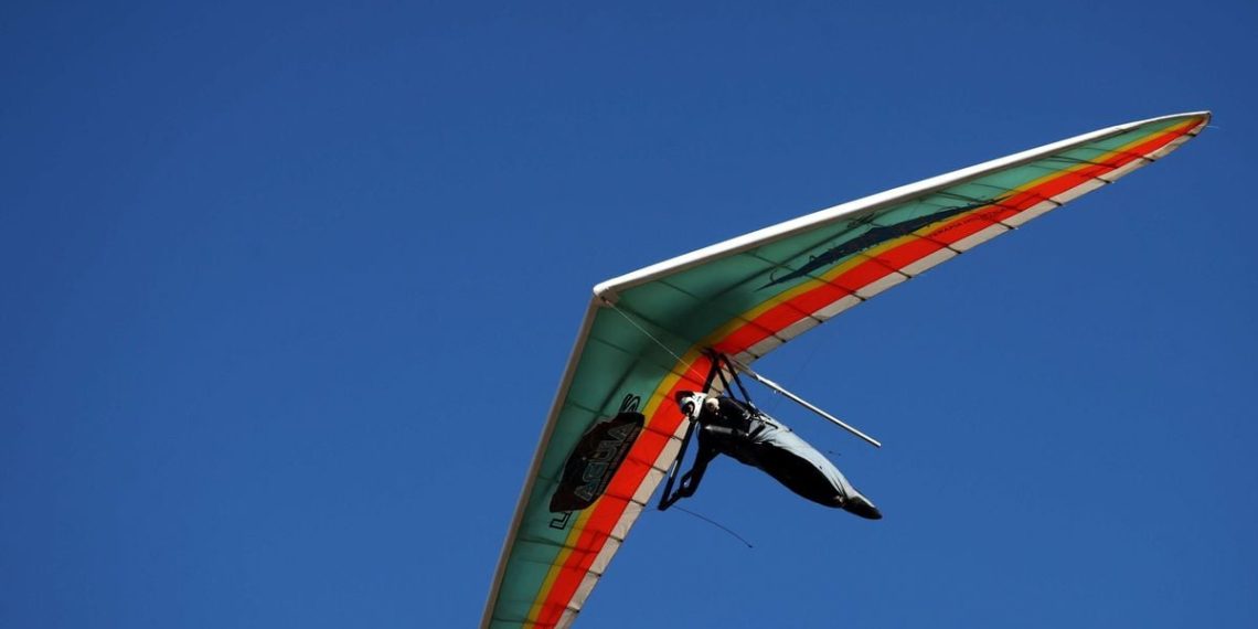 Hautes-Alpes : Un homme de 65 ans meurt en faisant une chute de 20 mètres en deltaplane