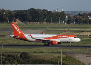 Lyon : Un homme en crise force la porte du cockpit, les autres passagers de l’avion le neutralisent
