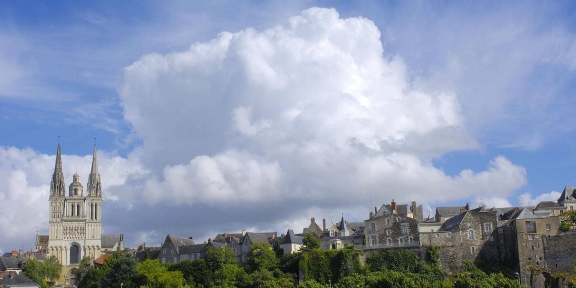 Angers : La promotion d’un prêtre condamné pour détention d’images pédopornographiques annulée