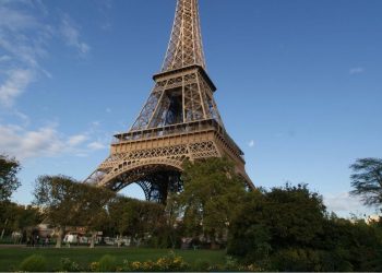 Paris : Un touriste se fait voler incognito sa montre à 190.000 euros sur le Champ-de-Mars