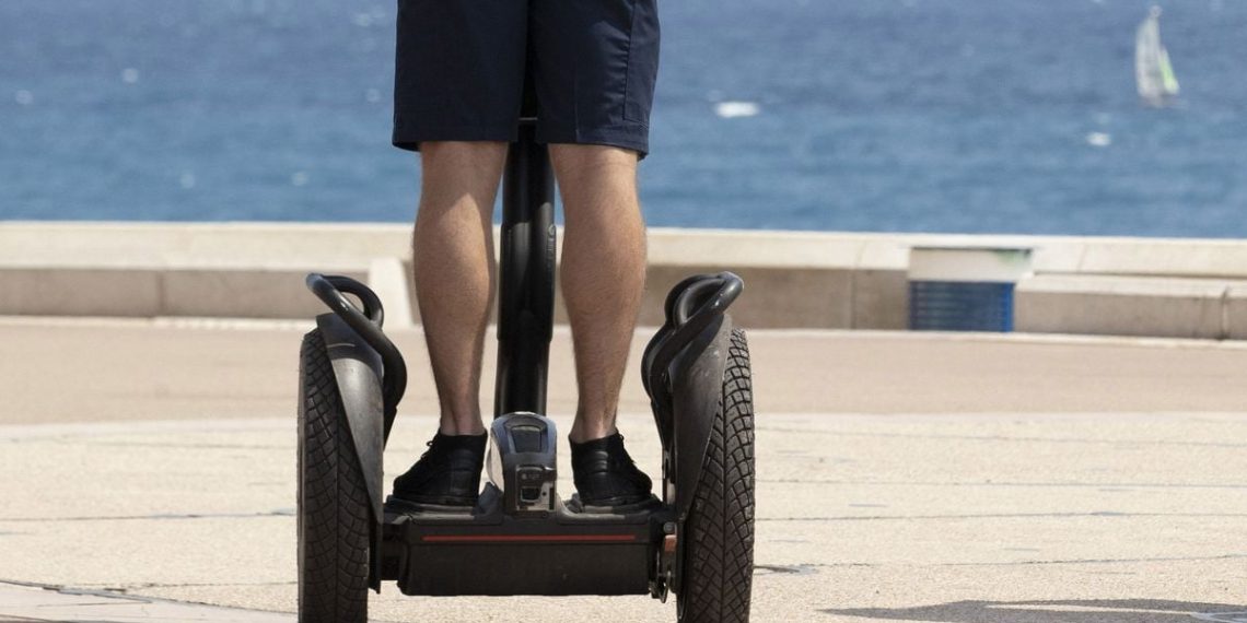 Saint-Tropez : Un homme meurt après une chute nocturne en gyropode