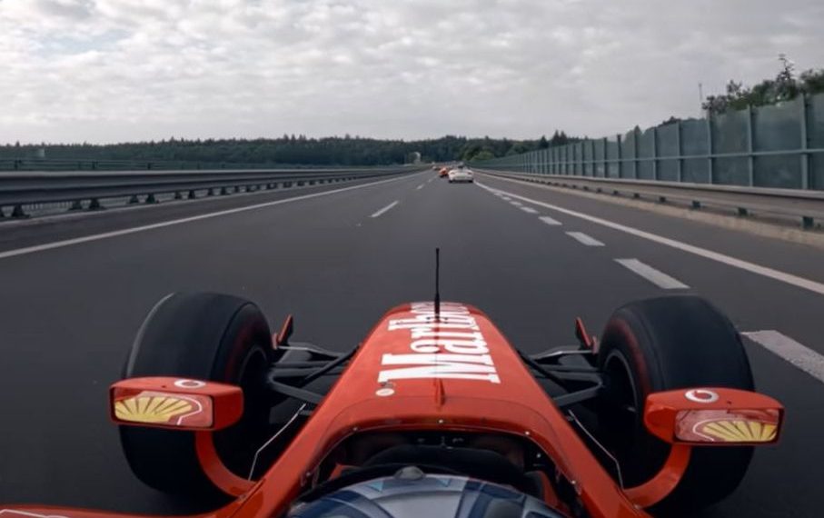 Les policiers tchèques toujours à la recherche du « fantôme de la D4 », qui pilote une Formule 2 Ferrari sur l’autoroute