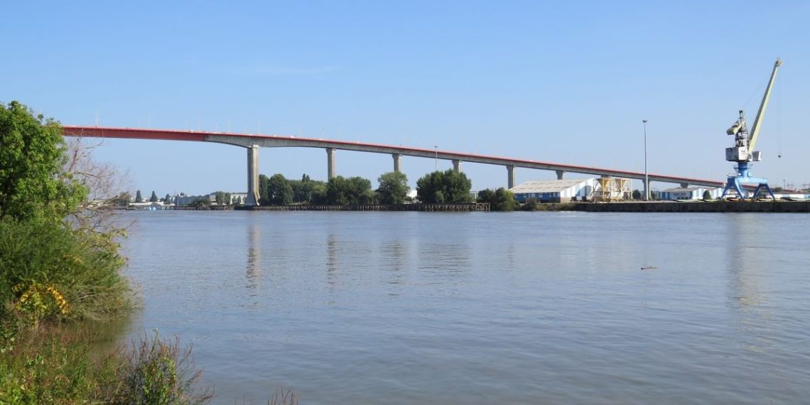 Nantes : Une femme saute du pont de Cheviré sous les yeux de sa mère