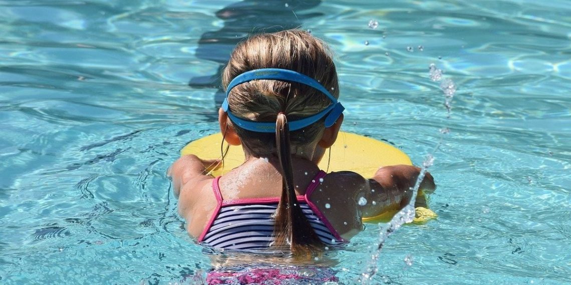 Etats-Unis : Des jumelles de 9 ans sauvent une fillette en train de se noyer dans une piscine