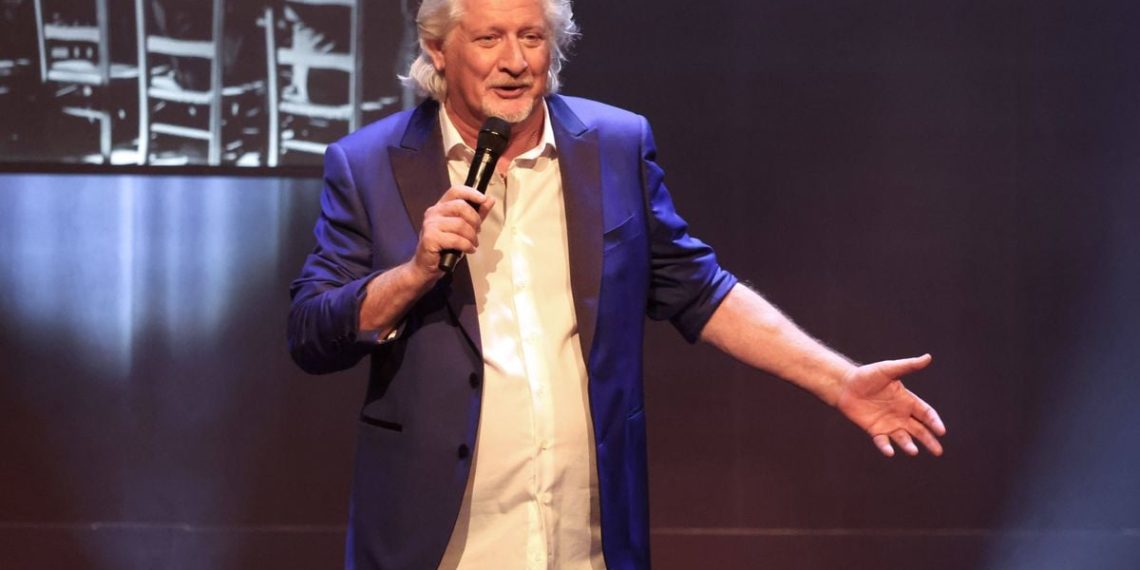 Après son geste jugé obscène, Patrick Sébastien se voit annuler un show