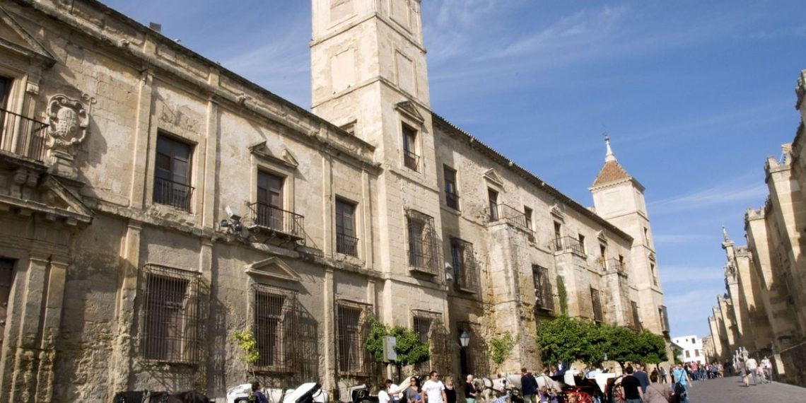 Espagne : Un important incendie en cours à la mosquée-cathédrale de Cordoue