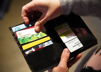 États-Unis : Le portefeuille d’un ouvrier retrouvé 11 ans plus tard sous le capot d’une voiture