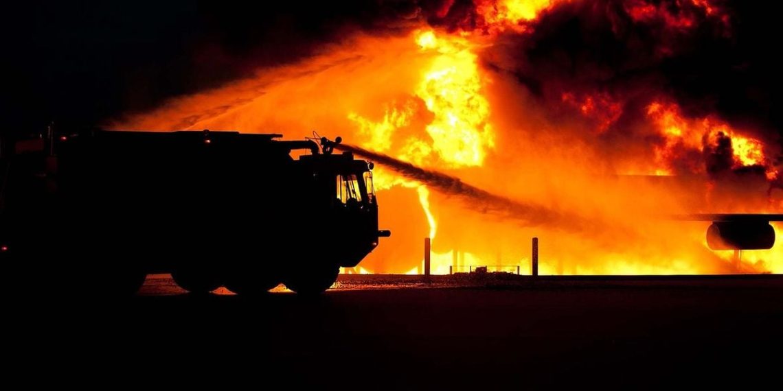 Loir-et-Cher : En pleine nuit, un chien aboie et sauve 14 habitants d’un incendie