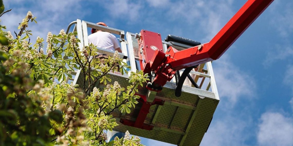 Oise : Un ouvrier non harnaché chute d’une nacelle sur un chantier, son pronostic vital toujours engagé