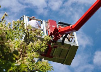 Oise : Un ouvrier non harnaché chute d’une nacelle sur un chantier, son pronostic vital toujours engagé