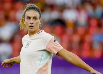 “Homme ou une femme, vous êtes libres”: Alexia Putellas réplique aux propos sexistes de Chicharito