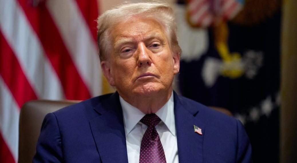 «Soros et sa bande de psychopathes» : Trump menace de poursuivre en justice le milliardaire progressiste
